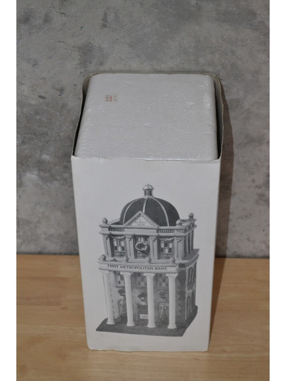 DEPARTMENT 56 FIRST METROPOLITAN BANK 56.58823 - Picture 3 of 3